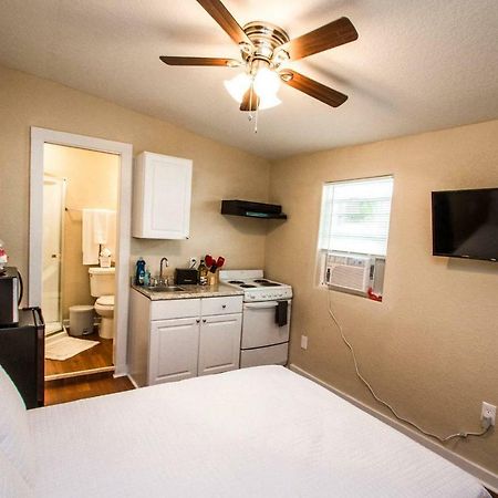 דירות סן אנטוניו Remodeled Studio Near Downtown מראה חיצוני תמונה