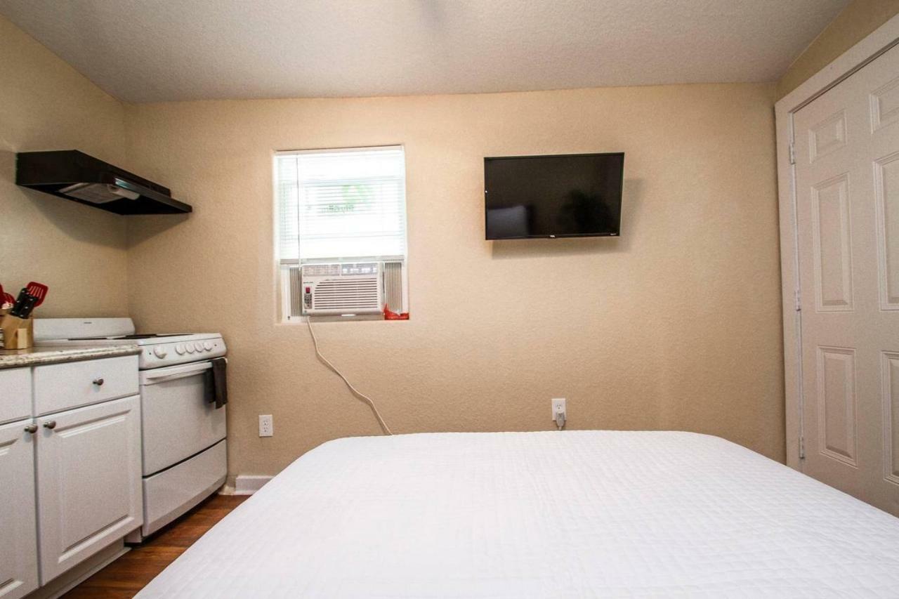 דירות סן אנטוניו Remodeled Studio Near Downtown מראה חיצוני תמונה